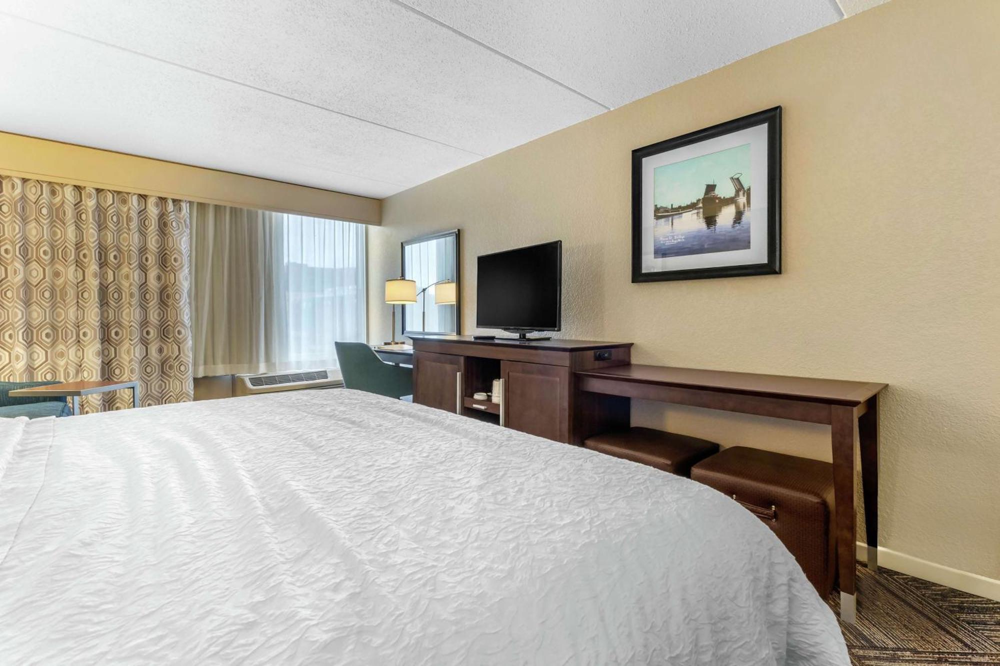 Hampton Inn Green Bay Downtown Zewnętrze zdjęcie