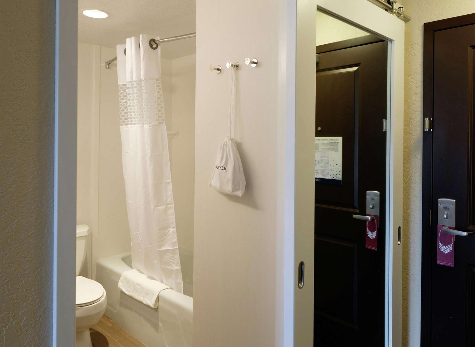 Hampton Inn Green Bay Downtown Zewnętrze zdjęcie